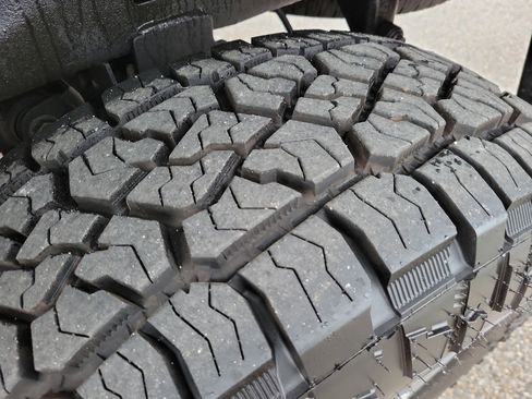 Used 2024 RAM 2500 Big Horn w/ Off Road Package image 9