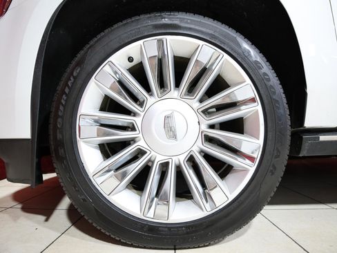 Used 2016 Cadillac Escalade Platinum AWD/4WD image 7
