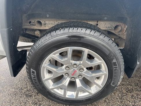 Used 2018 GMC Sierra 1500 SLT w/ SLT Premium Package image 13