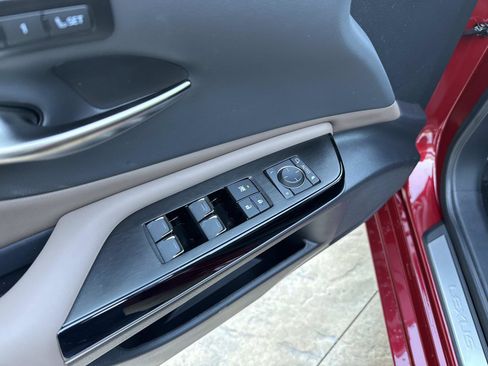 New 2025 Lexus ES 350 w/ Premium Package image 19