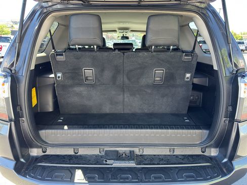 Used 2018 Toyota 4Runner SR5 Premium AWD/4WD image 7