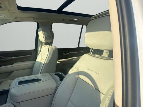 Used 2023 GMC Yukon Denali image 26