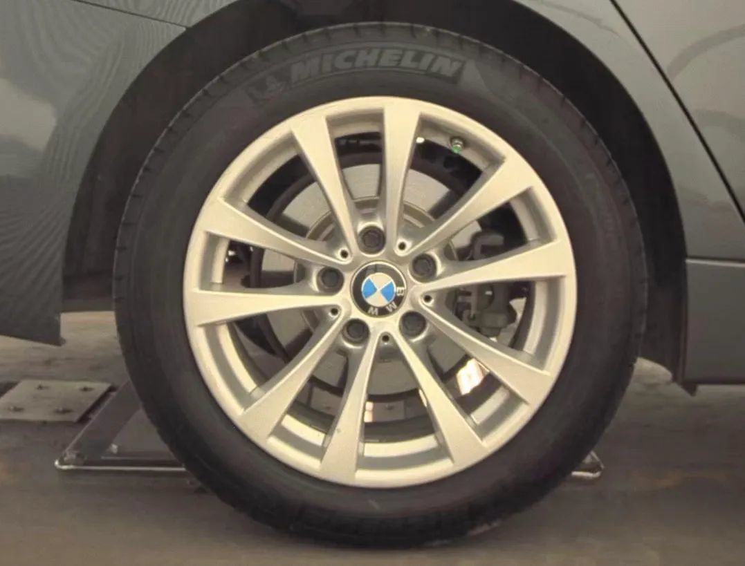 Used 2016 BMW 320i Sedan RWD image 11