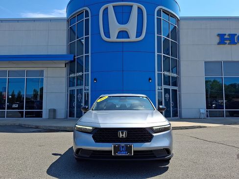 Used 2025 Honda Accord Sport image 2