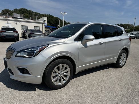 Used 2017 Buick Envision Essence image 2