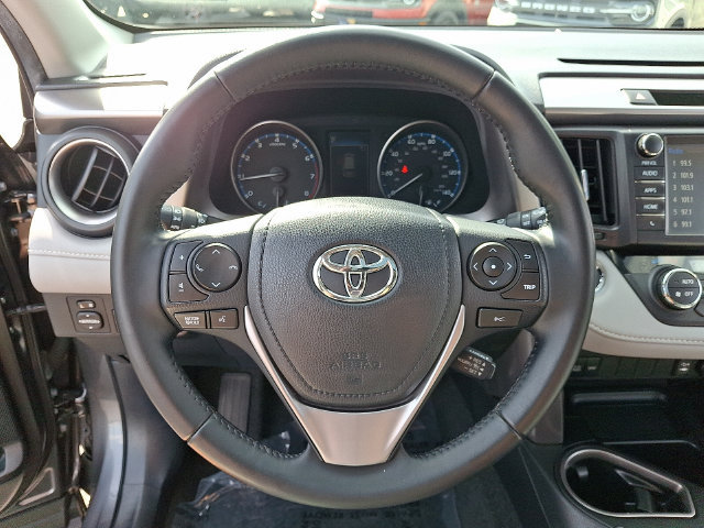 Used 2018 Toyota RAV4 XLE AWD/4WD image 19
