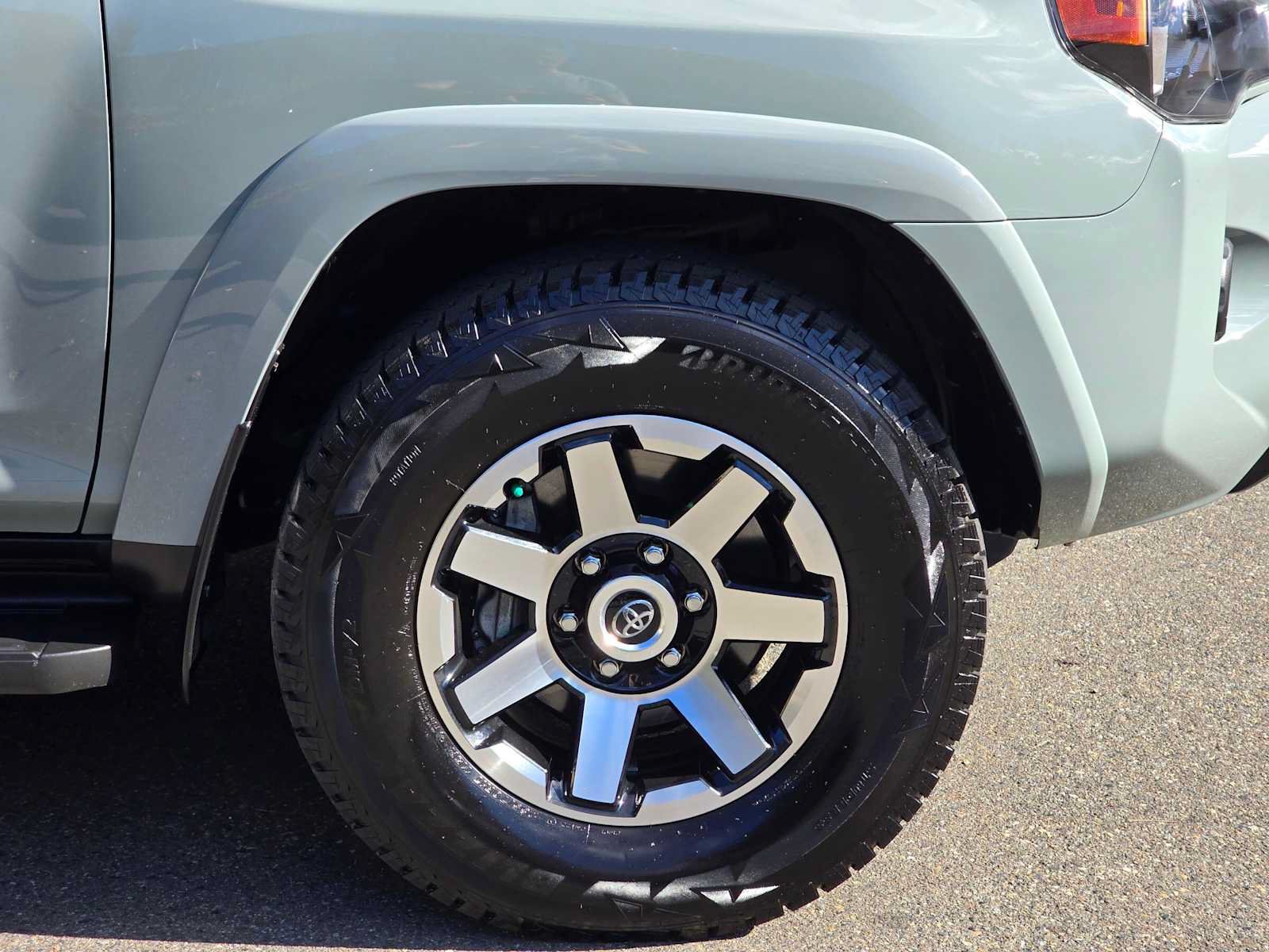 Used 2023 Toyota 4Runner TRD Off-Road Premium AWD/4WD image 9