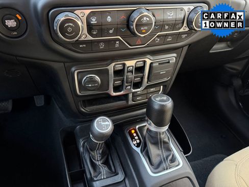 Used 2021 Jeep Wrangler Unlimited Sahara image 19
