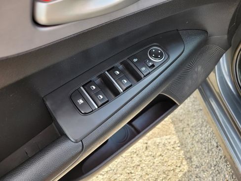 Used 2024 Kia Forte LXS FWD image 18