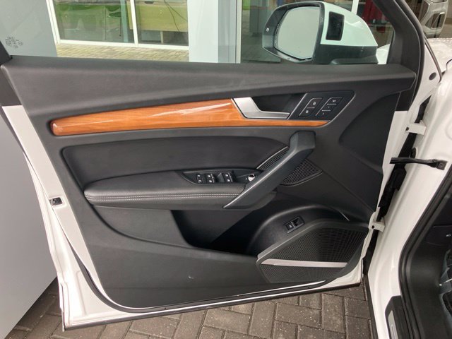 Used 2023 Audi Q5 2.0T Premium Plus AWD/4WD image 17
