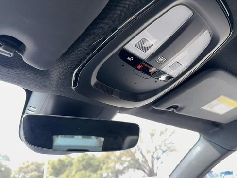 Certified 2023 Volvo C40 Recharge Core image 18