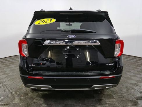 Used 2023 Ford Explorer XLT w/ Equipment Group 202A image 8