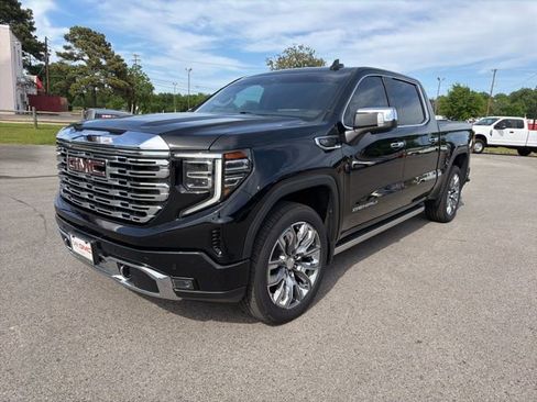 Used 2023 GMC Sierra 1500 Denali w/ Denali Reserve Package AWD/4WD image 1