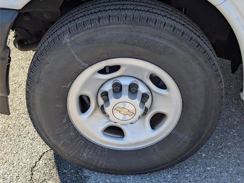 Used 2023 Chevrolet Express 3500 LS image 10
