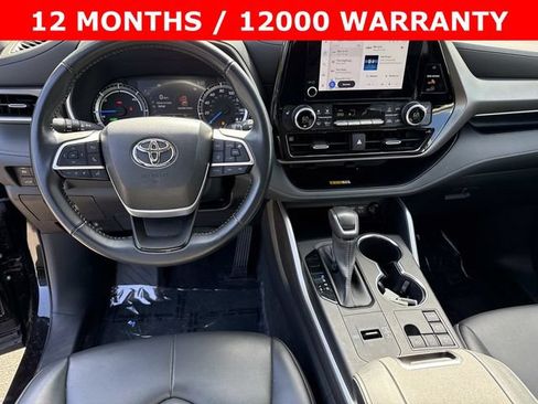Used 2023 Toyota Highlander XLE AWD/4WD image 18