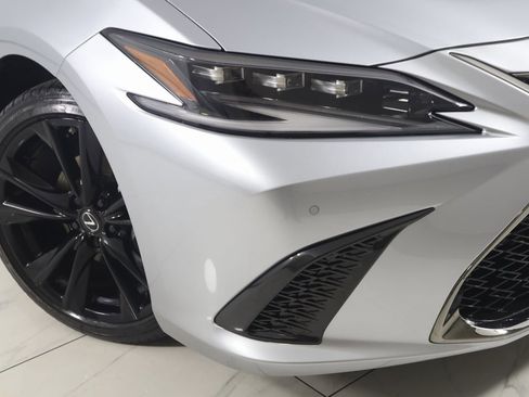 Used 2024 Lexus ES 300h F Sport image 18