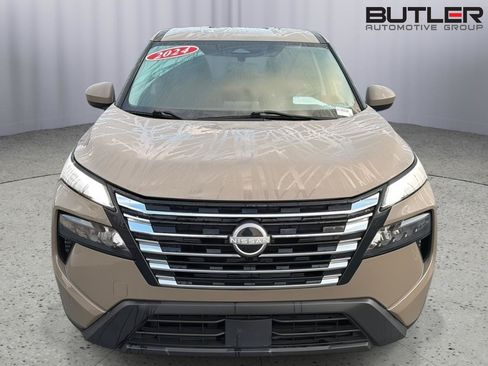 Used 2024 Nissan Rogue SV FWD image 9