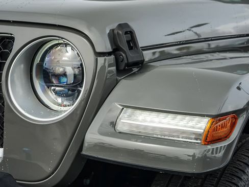 Used 2023 Jeep Wrangler Sahara w/ Cold Weather Group image 8