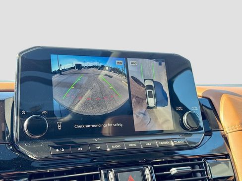 Used 2025 Nissan Pathfinder Platinum w/ Cargo Package image 12