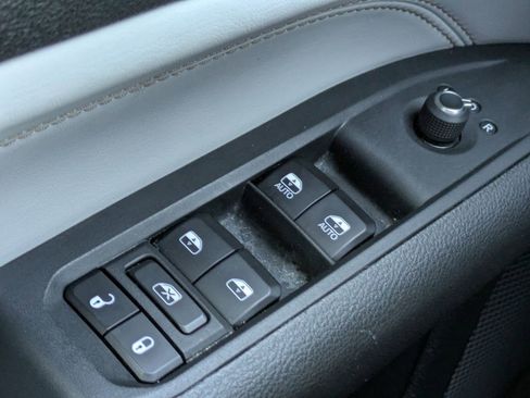 Used 2024 Jeep Compass Limited image 24