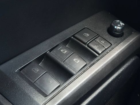 Used 2017 Toyota Tacoma TRD Sport w/ Premium & Technology Package RWD image 31