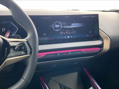 Used 2025 BMW X3 xDrive30i w/ Premium Package image 7