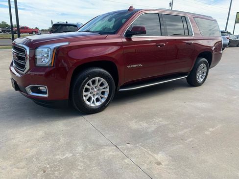 Used 2020 GMC Yukon XL SLT AWD/4WD image 3