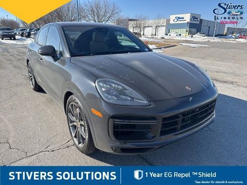 Used 2021 Porsche Cayenne Turbo image 3