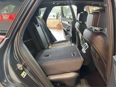 Used 2018 Audi SQ5 Premium Plus AWD/4WD image 38