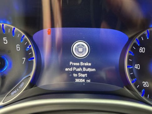 Used 2025 Chrysler Pacifica Select FWD image 11