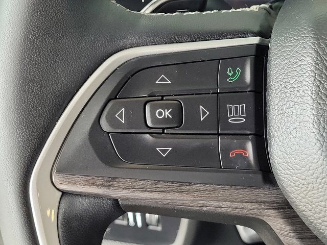 Used 2023 Jeep Grand Cherokee L Limited w/ Luxury Tech Group II AWD/4WD image 24