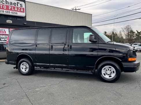 Used 2014 Chevrolet Express 2500 LS image 3