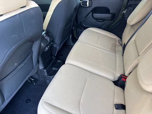 Used 2023 Jeep Wrangler Unlimited AWD/4WD image 14