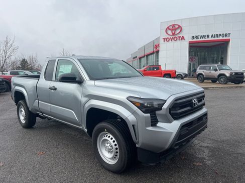 Used 2024 Toyota Tacoma SR w/ Towing Package RWD image 2