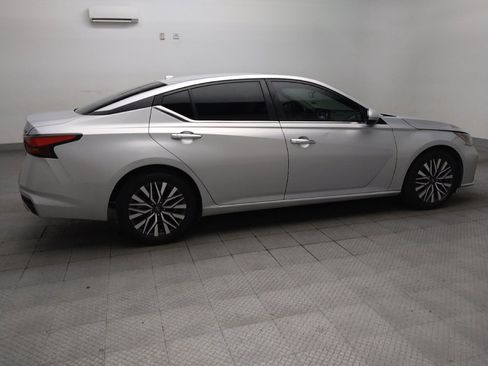 Used 2023 Nissan Altima 2.5 SV w/ SV Premium Package FWD image 10