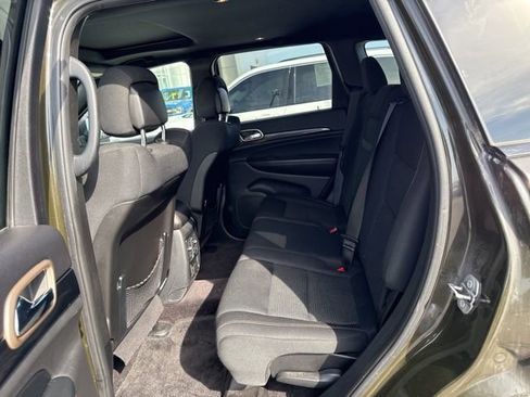 Used 2016 Jeep Grand Cherokee Laredo 75th Anniversary image 8