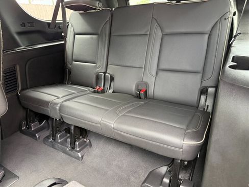 Used 2022 Chevrolet Suburban Premier w/ Premium Package AWD/4WD image 28