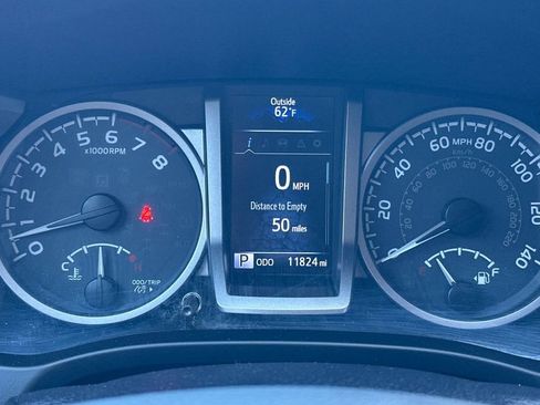 Used 2017 Toyota Tacoma SR5 w/ Tow Package image 22