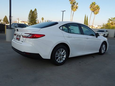 New 2026 Toyota Camry LE image 5