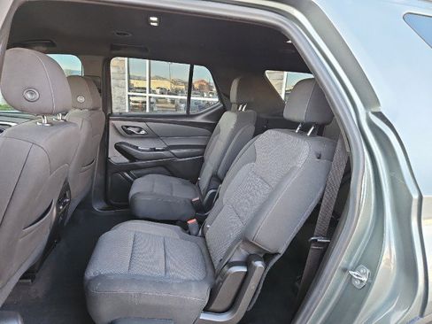 Used 2022 Chevrolet Traverse LT image 22