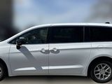 New 2025 Chrysler Pacifica Select image 3
