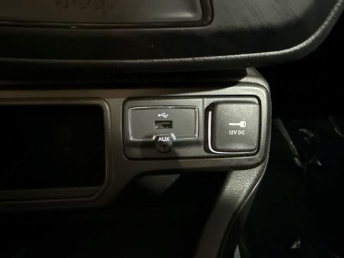 Used 2020 Jeep Renegade Sport w/ UConnect 7.0 Group FWD image 15