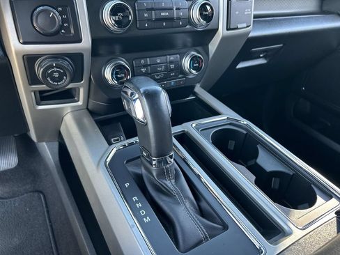 Used 2020 Ford F150 Lariat w/ Equipment Group 502A Luxury AWD/4WD image 16