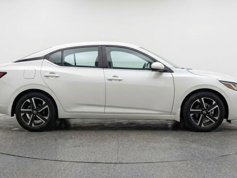 Used 2025 Nissan Sentra SV FWD image 11