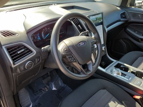 Used 2022 Ford Edge SE image 9