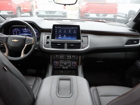 Used 2023 Chevrolet Suburban High Country image 14