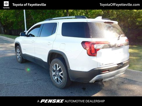 Used 2023 GMC Acadia SLT w/ Preferred Package FWD image 9