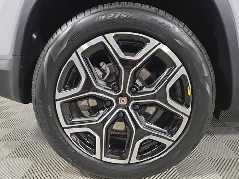 Used 2024 Rivian R1S Adventure image 11