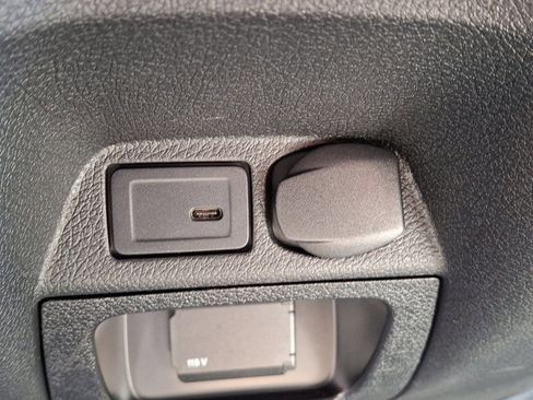 Used 2024 Mercedes-Benz Sprinter 2500 image 25
