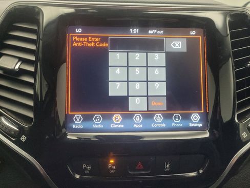 Used 2021 Jeep Cherokee Limited w/ Mopar Interior Package AWD/4WD image 25